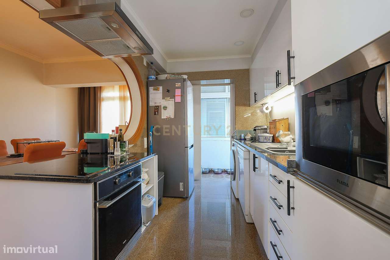 Apartamento T3  remodelado no Pragal-6