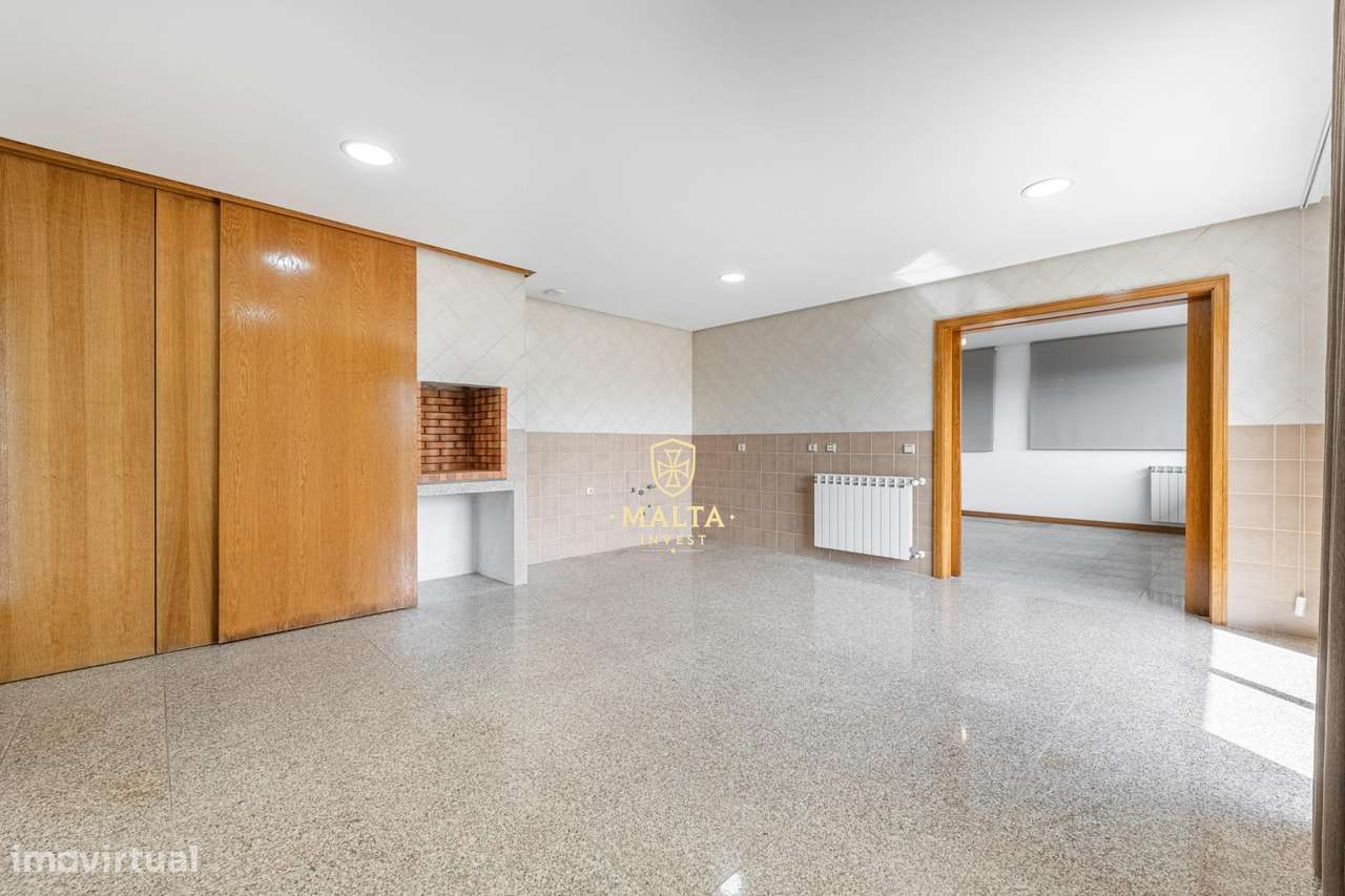 Moradia de Sonho na zona da Falperra!-48