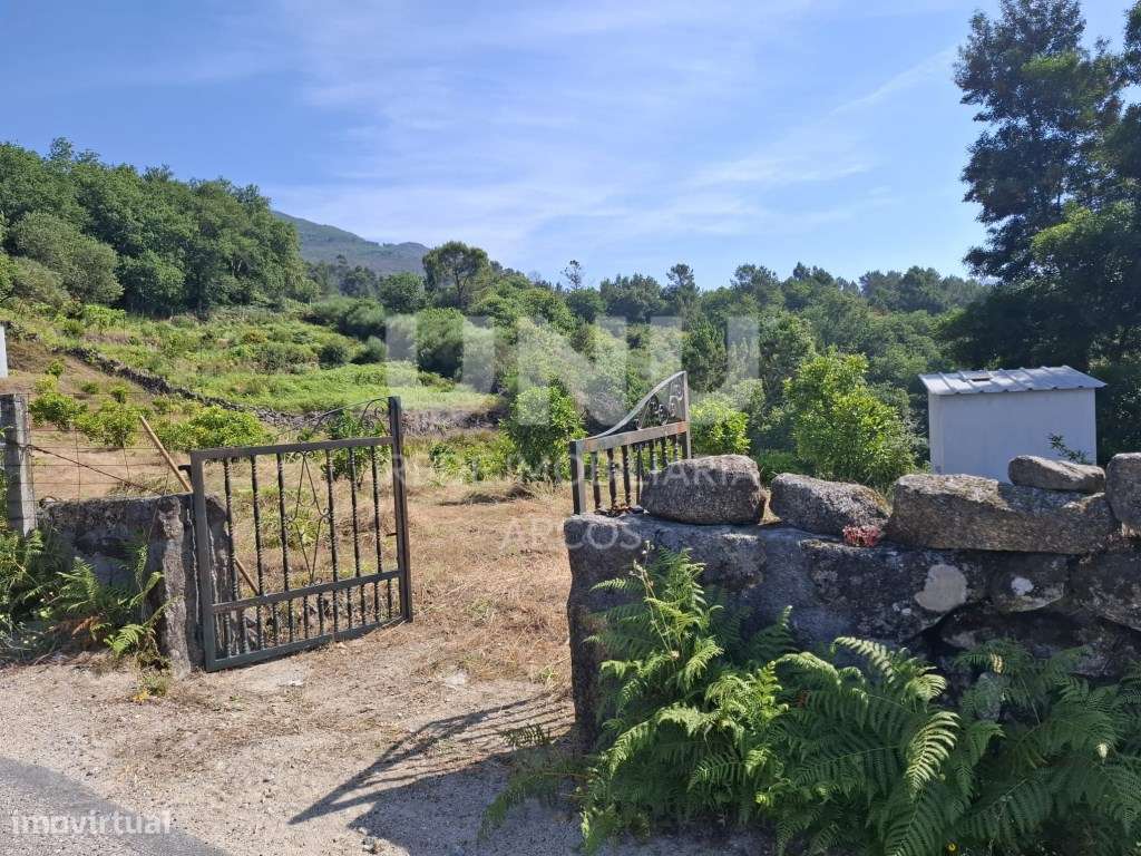 Terreno Rústico em Vilarinho das Quartas, Soajo-0