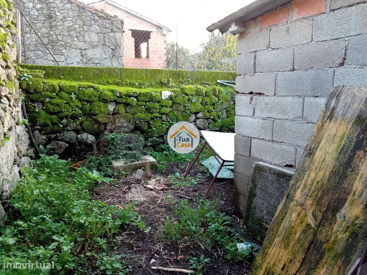 Moradia em Ruína em São Cipriano, Viseu - Grande imagem: 4/15