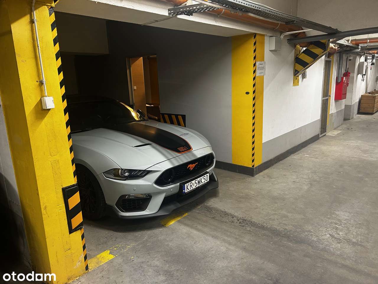 Sprzedam miejsce postojowe 3szt. (dwa zabudowane pod magazynek) Ruczaj - Pełny obrazek: 3/9