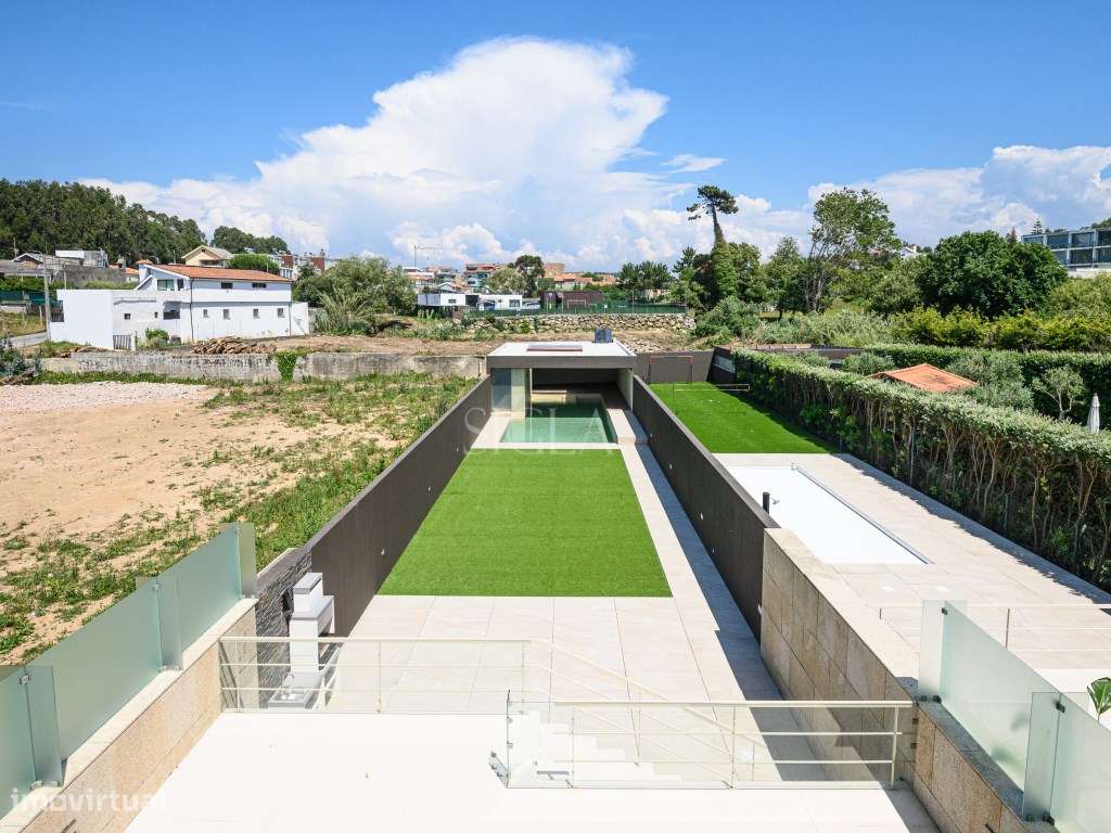 Moradia com Piscina em 1ª linha de Praia - Grande imagem: 5/52