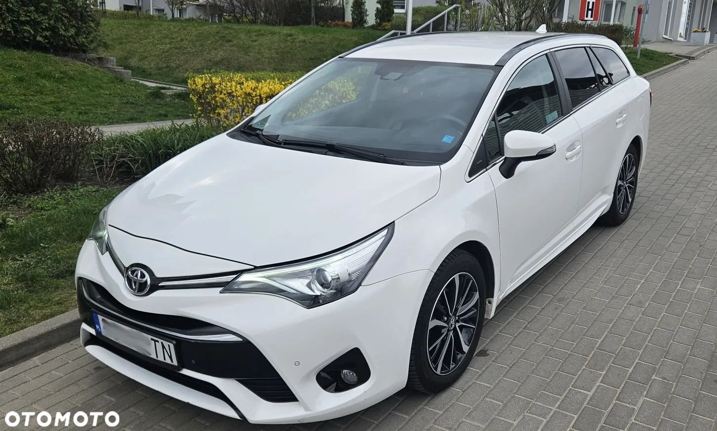 Toyota Avensis 1.8 Premium MS - 1