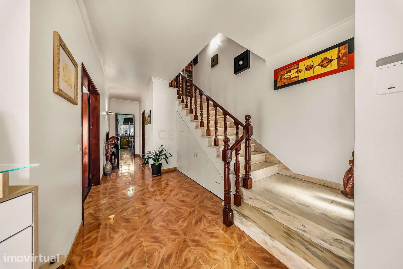 Moradia Geminada T3 com excelentes áreas, terreno e localização privil-15