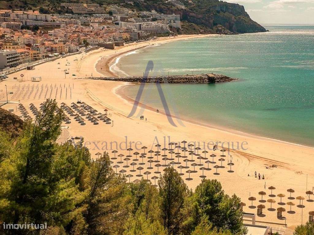 Moradia para reabilitar em Sesimbra ( Santiago ), com vista mar.-20