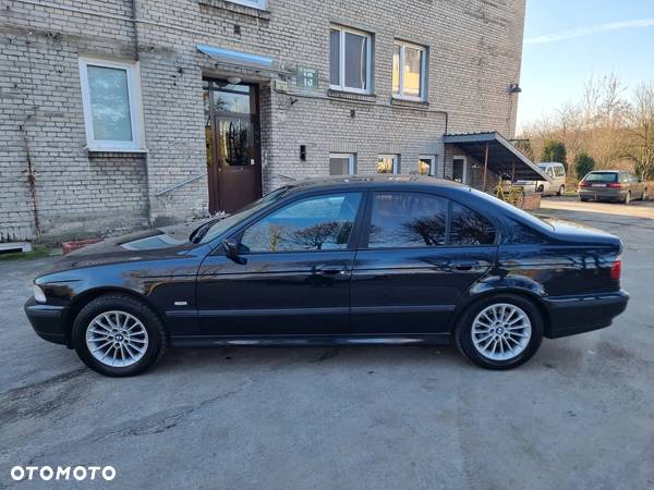 BMW Seria 5 520i - 11