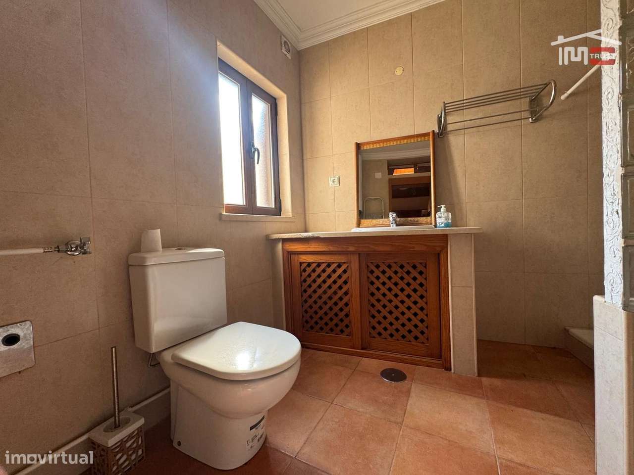 Moradia T2 habitável com terreno (imovel com licença de utilização)-8