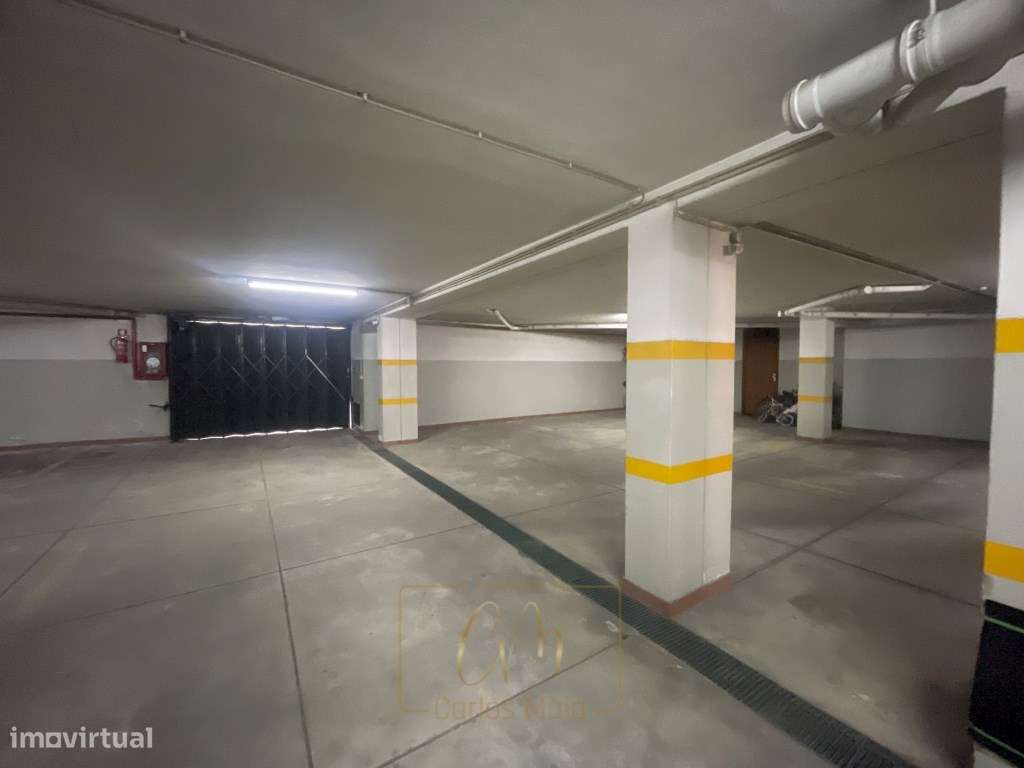 Apartamento T3 com lugar de garagem e arrumos fechados em Modivas, ...-23