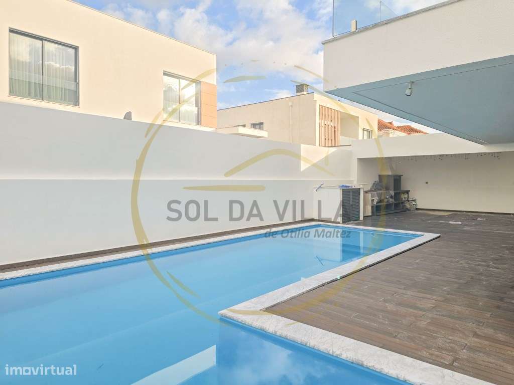Moradia T4 Isolada com piscina - Valadares, Corroios - 750.000€-40