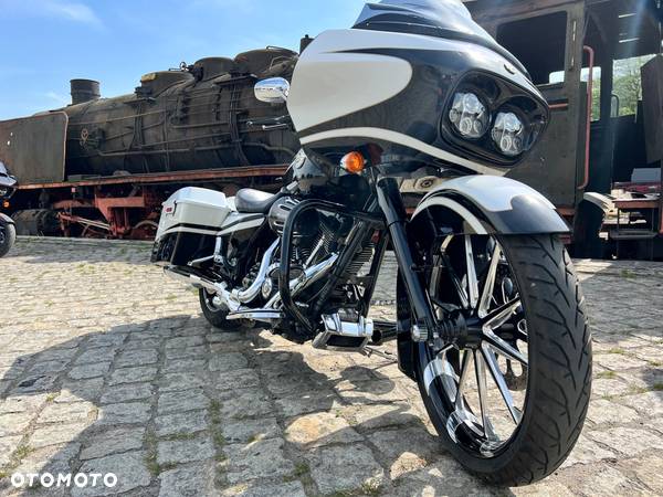 Harley-Davidson Touring Road Glide - 1