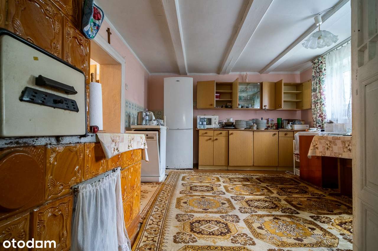 Dom z garażem i poddaszem w spokojnej okolicy-8