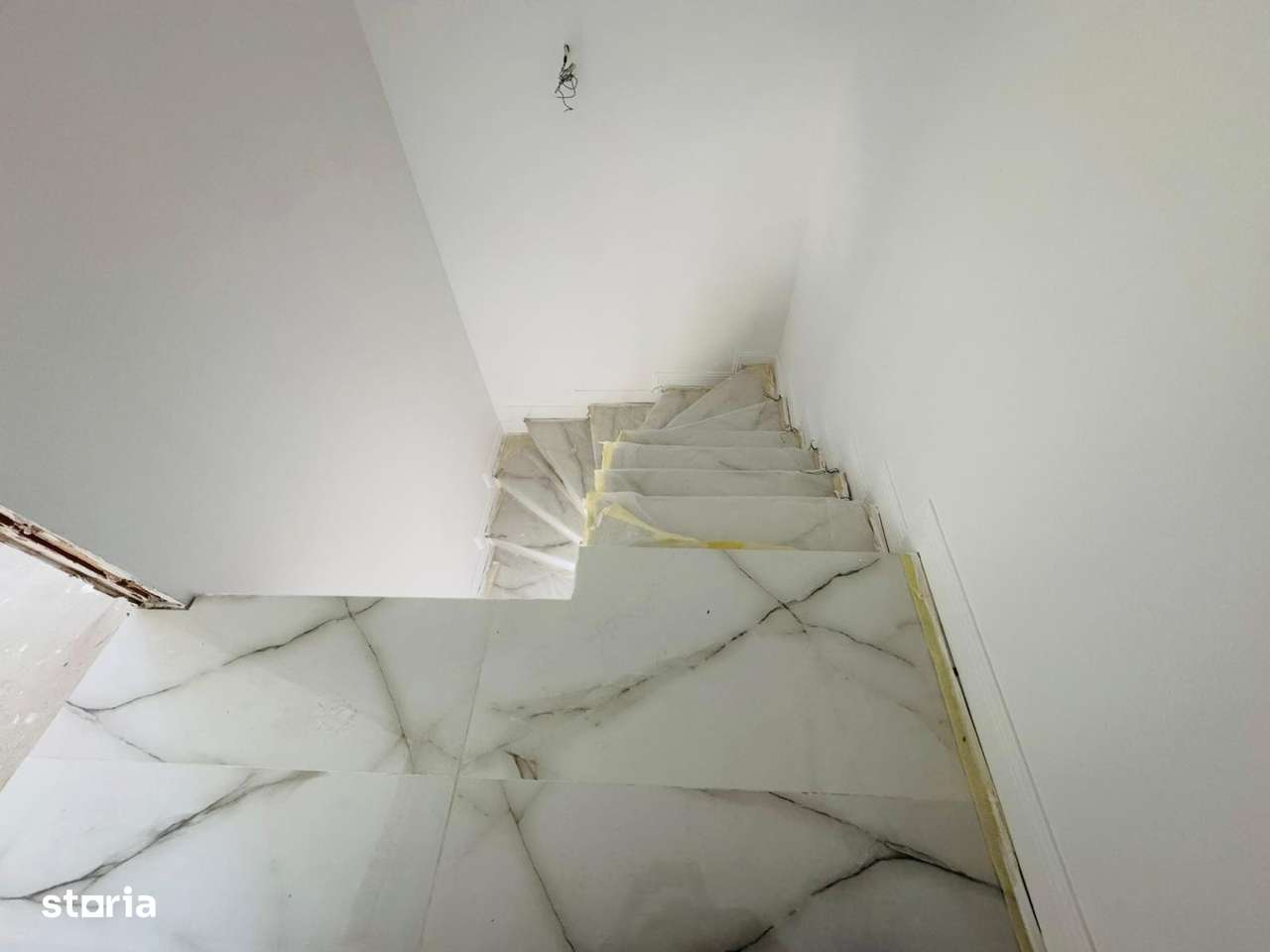 VILĂ TIP DUPLEX – P+1+M – 133 MP UTILI TEREN 180,5 MP - Imagine principală: 5/11