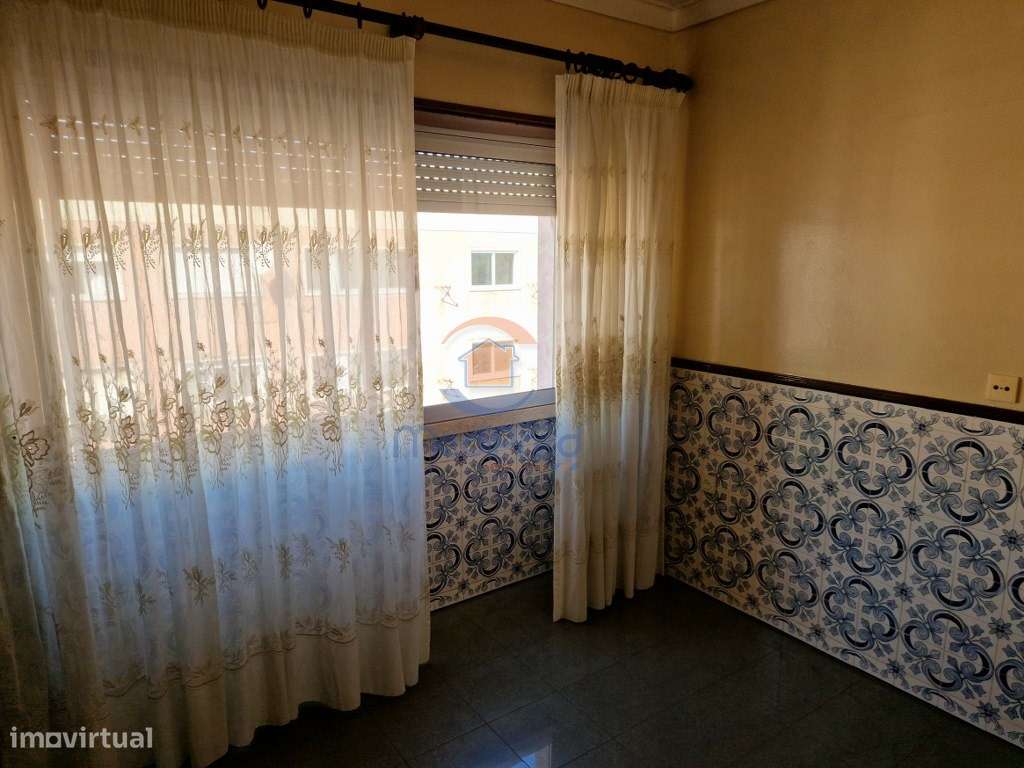 Apartamento T2 remodelado - Pontinha-23