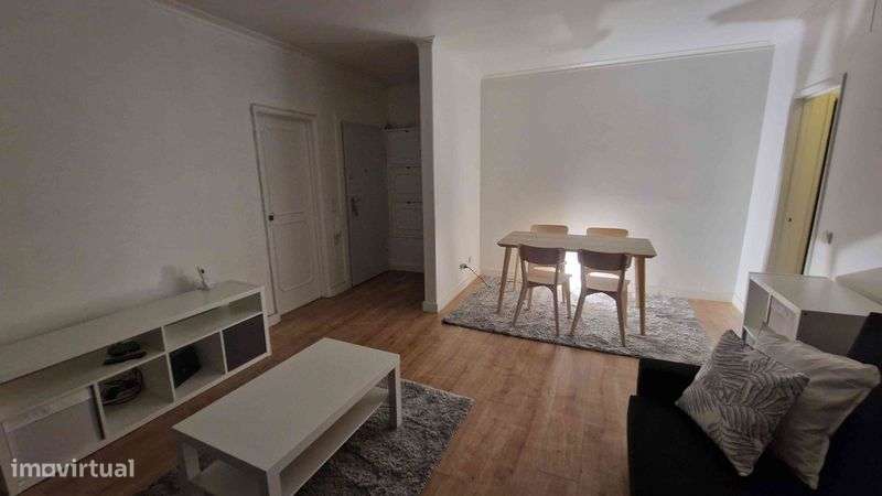 T1 remodelado junto a transportes, comercio e praias - Grande imagem: 4/9