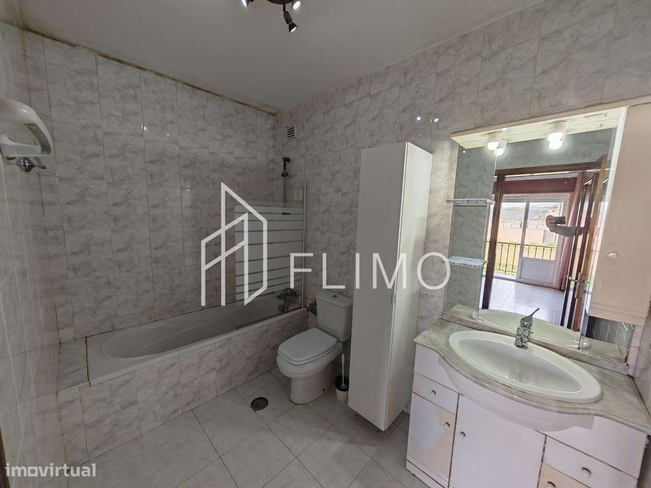 Moradia T4 com potencial Bifamiliar-18