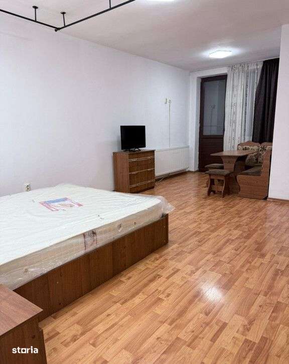 Garsoniera de Inchiriat Piata Sudului - Imagine principală: 4/8