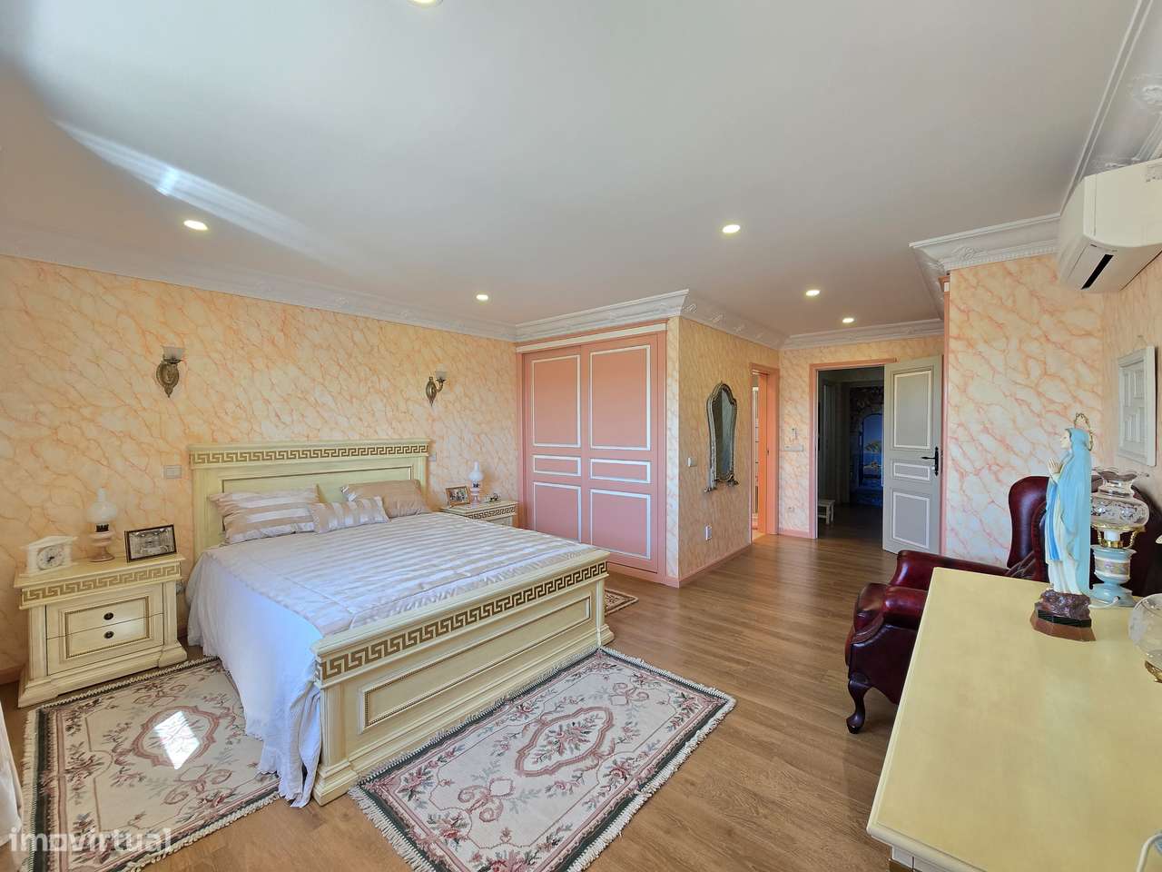 Moradia T5 independente totalmente remodelada em Merelim S.Paio - Grande imagem: 4/56