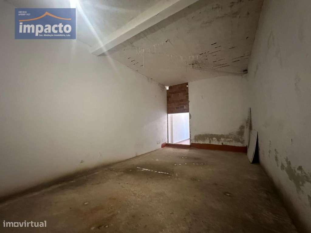 LOJA Sobral Monte Agraço, 55 m2 e arrumos 38 m2, Montra, inst sanit...-10