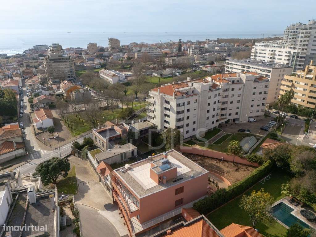 Apartamento T4+1 na Foz - Último Piso Cobertura Privativa-39