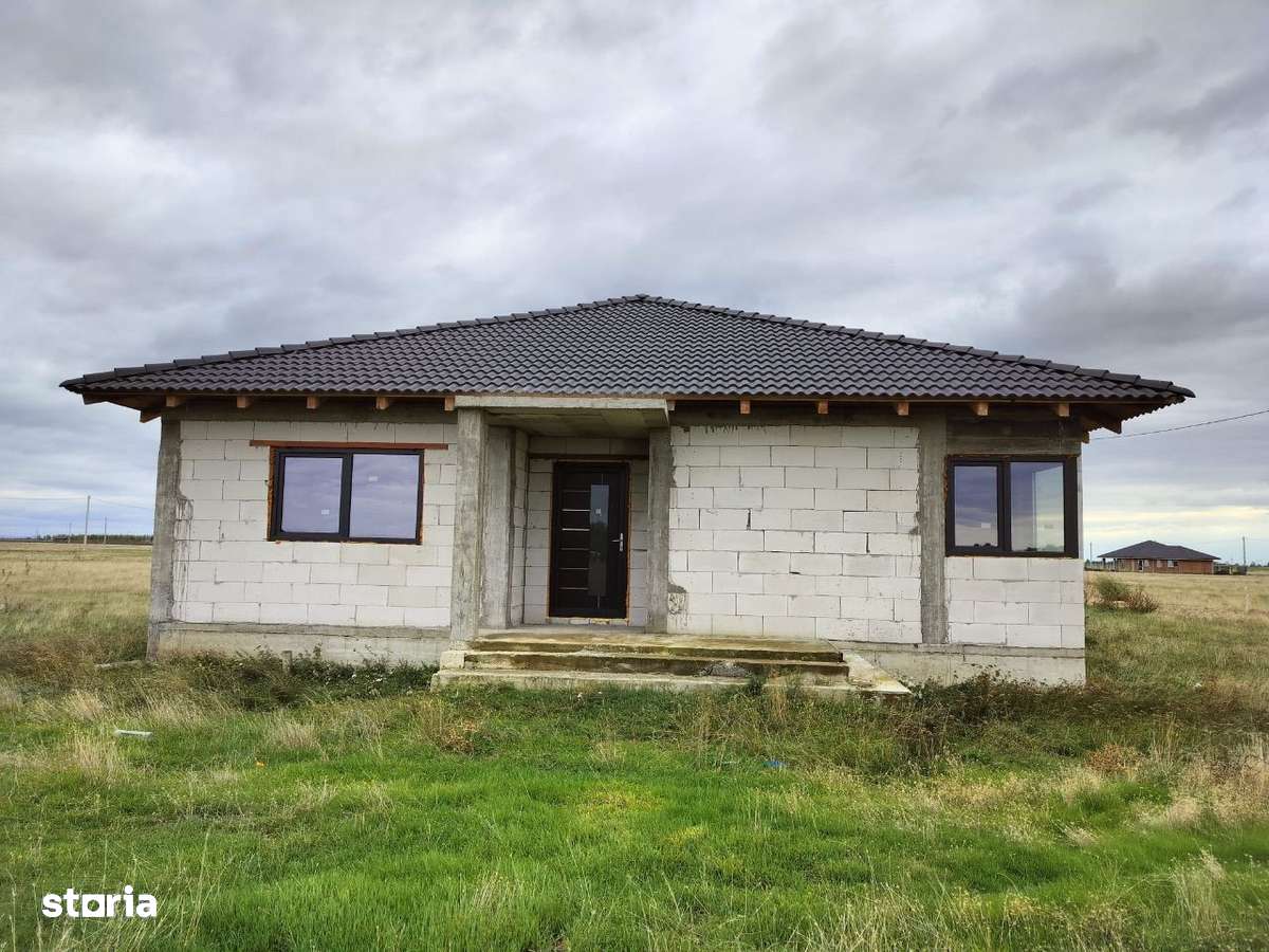 Casă 4 camere în Zimandcuz - Imagine principală: 2/5