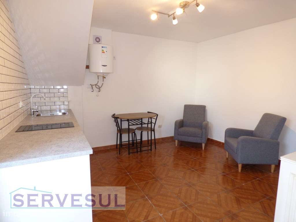 Casa Tradicional, com dois pisos, 4 quartos, dividida em duas habit...-23