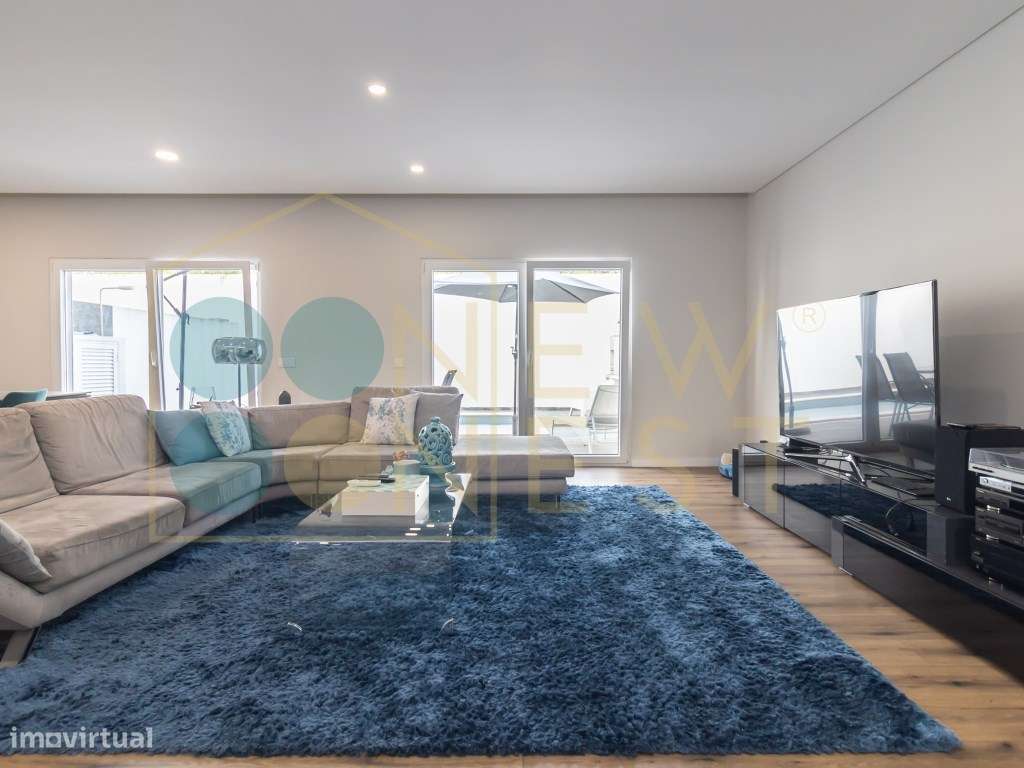Moradia T4 com piscina e garagem nas Manteigadas | Setúbal-9
