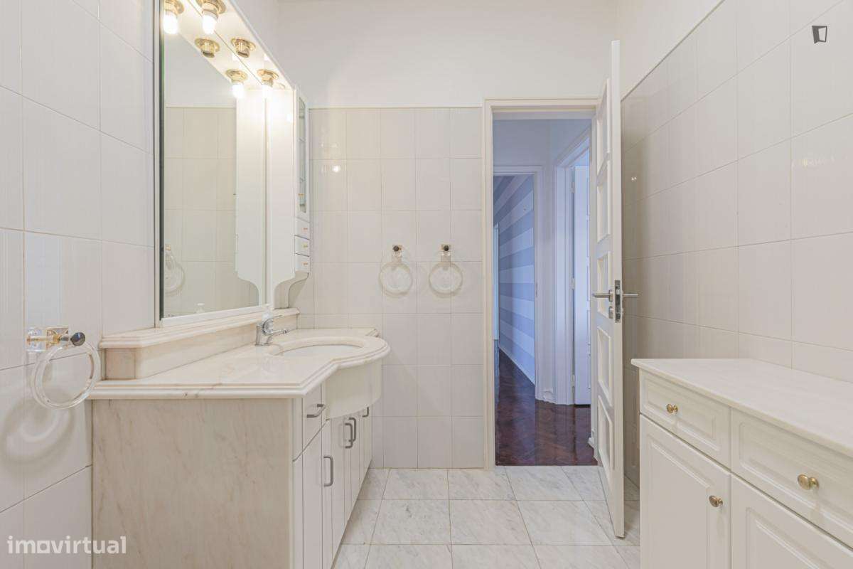 Quarto - localizado em Lisbon - Grande imagem: 2/8