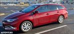 Toyota Auris 1.8 L VVT-i HSD Luna - 2