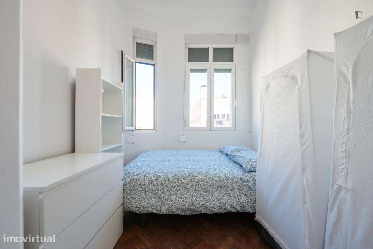 Quarto - localizado em Marquês de Pombal Lisbon - Grande imagem: 3/6
