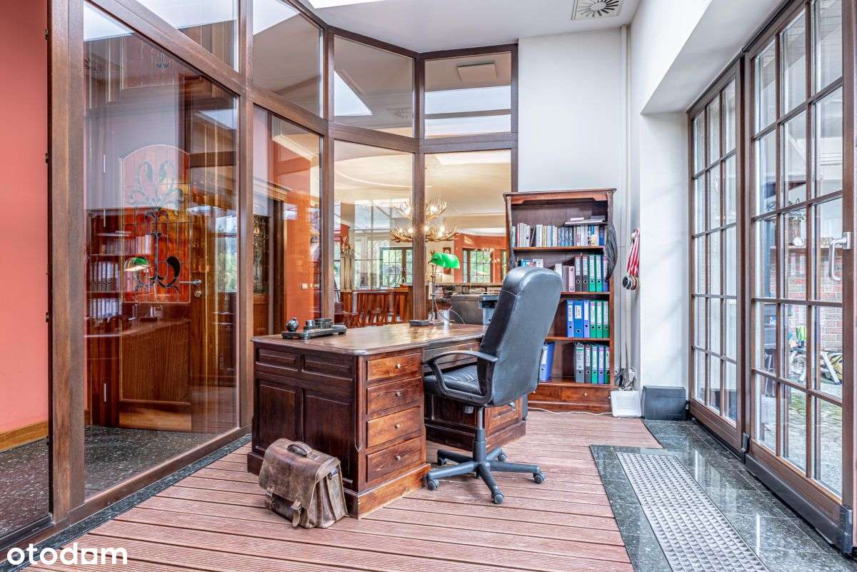 Wyjątkowa rezydencja z prywatnym stawem-17