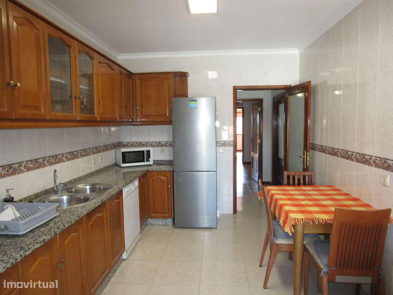 Apartamento T3 com garagem fechada-4
