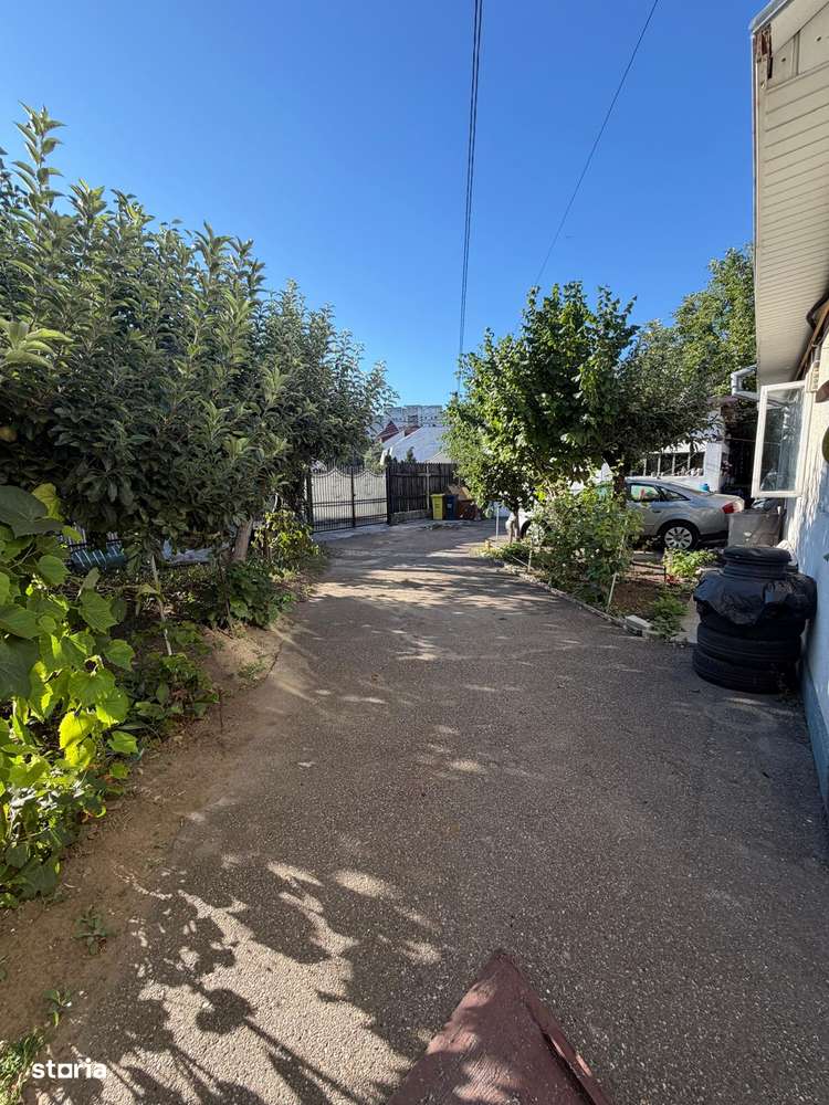 O Casa Deosebita intr-o zona linistita confort si eleganta-7