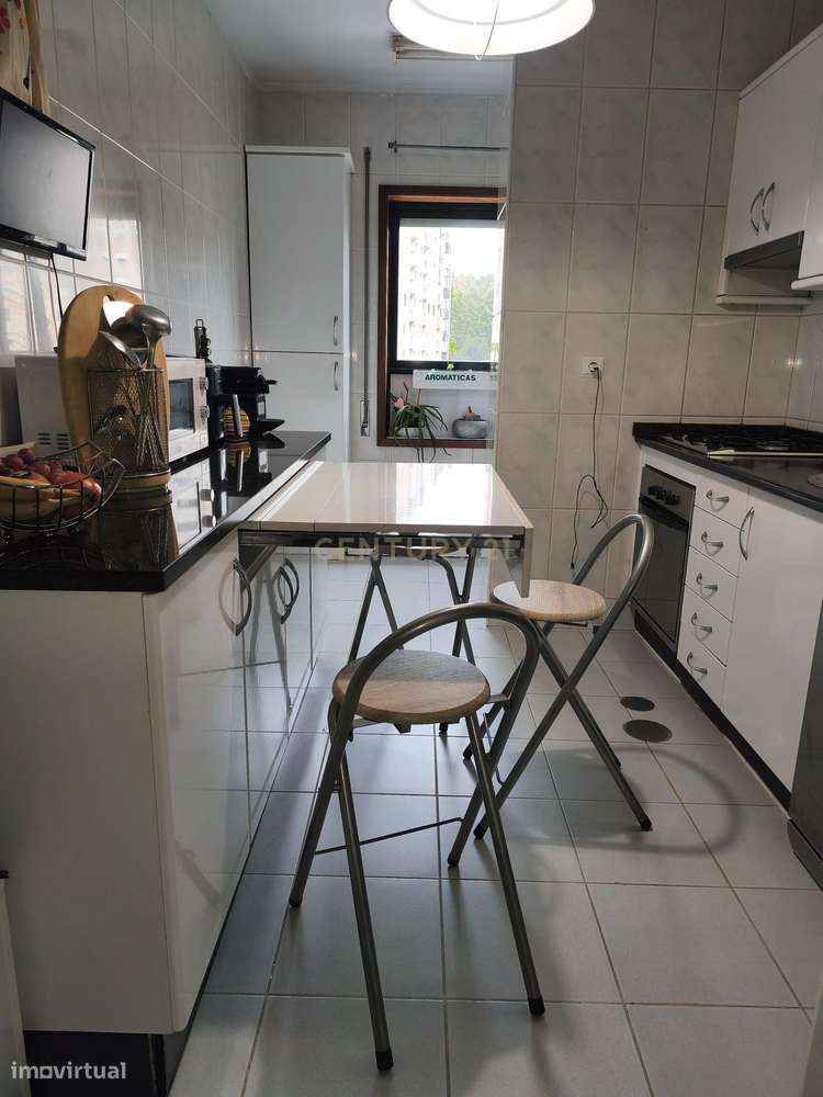 Apartamento T2 em Valongo com Garagem e Varandas-7