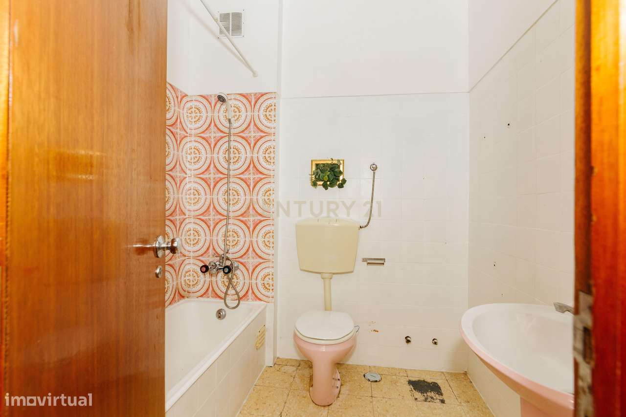 Apartamento T2 Queijas-11