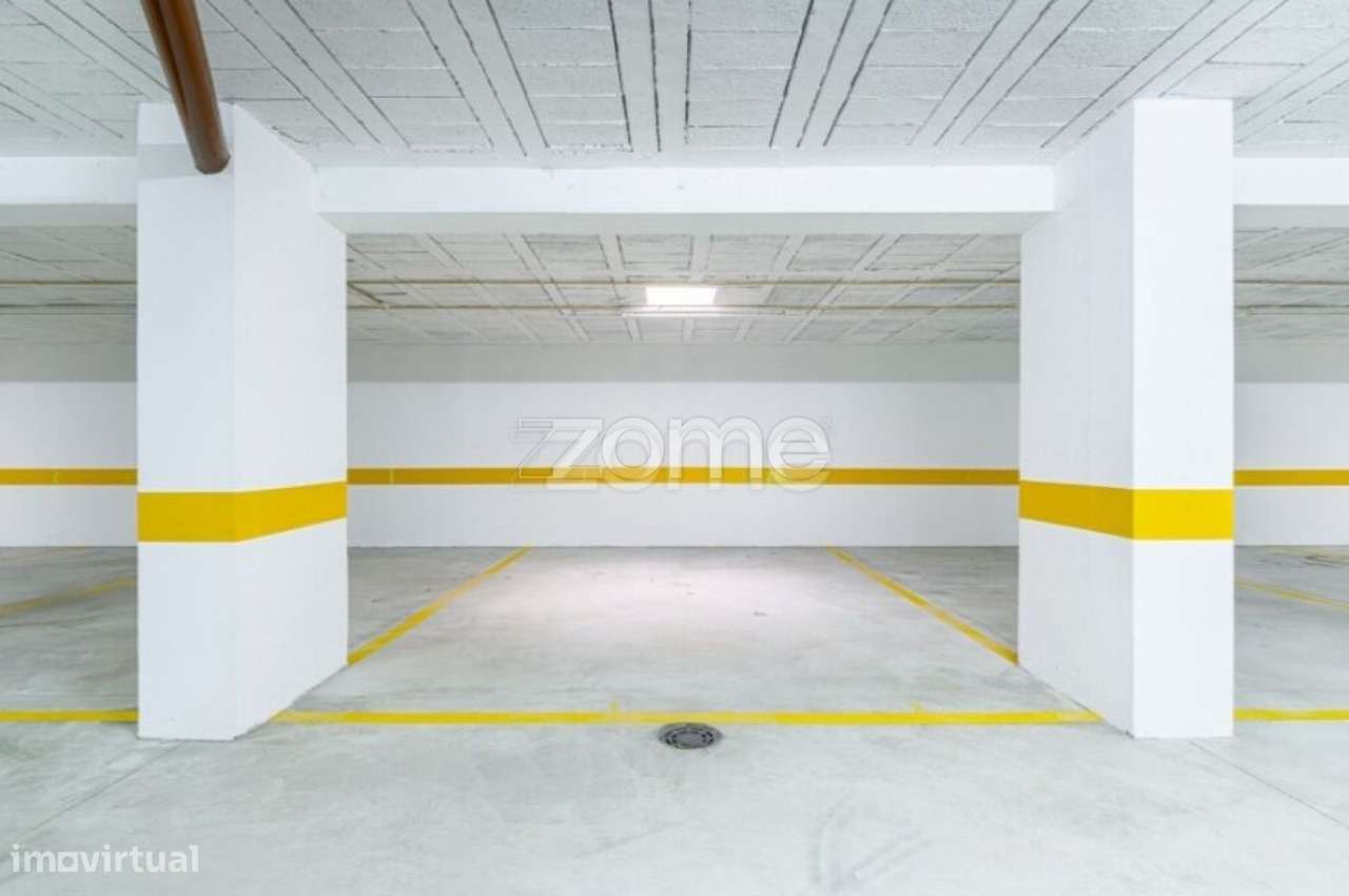 Lugar de Garagem - Junto ao Hospital Santos Silva - Grande imagem: 3/4