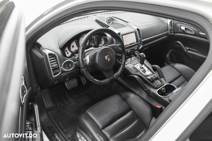 Porsche Cayenne Turbo V8 4.8L Aut. - 7