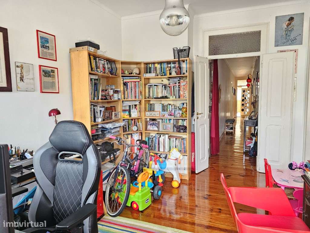 Encantador Apartamento T4 no Coração da Estefânia - Lisboa-3