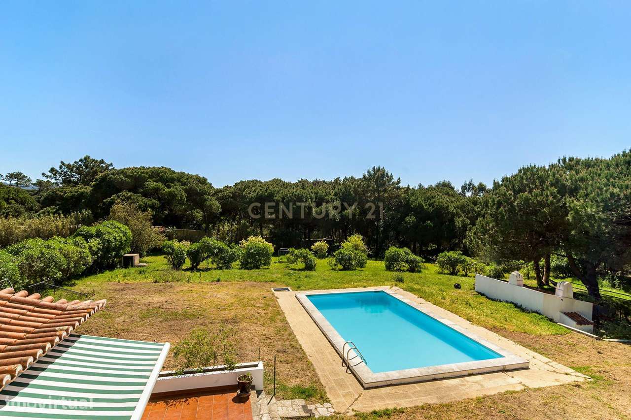 Quinta de 14000m2 com moradia T4 e piscina | Sintra-26