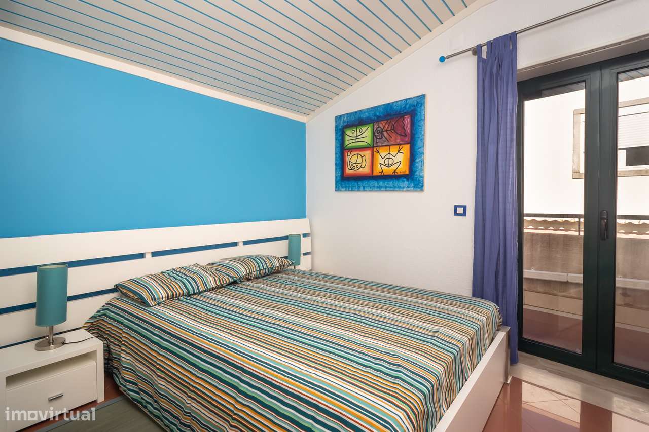 T4+1 Duplex em Primeira com 250m2, Linha de Mar | Sesimbra-24