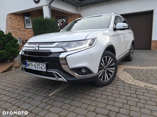 Mitsubishi Outlander - 3