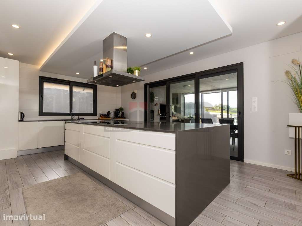 Refúgio Moderno com Vista e Design no Pico da Pedra, Ilha de São Mi...-5