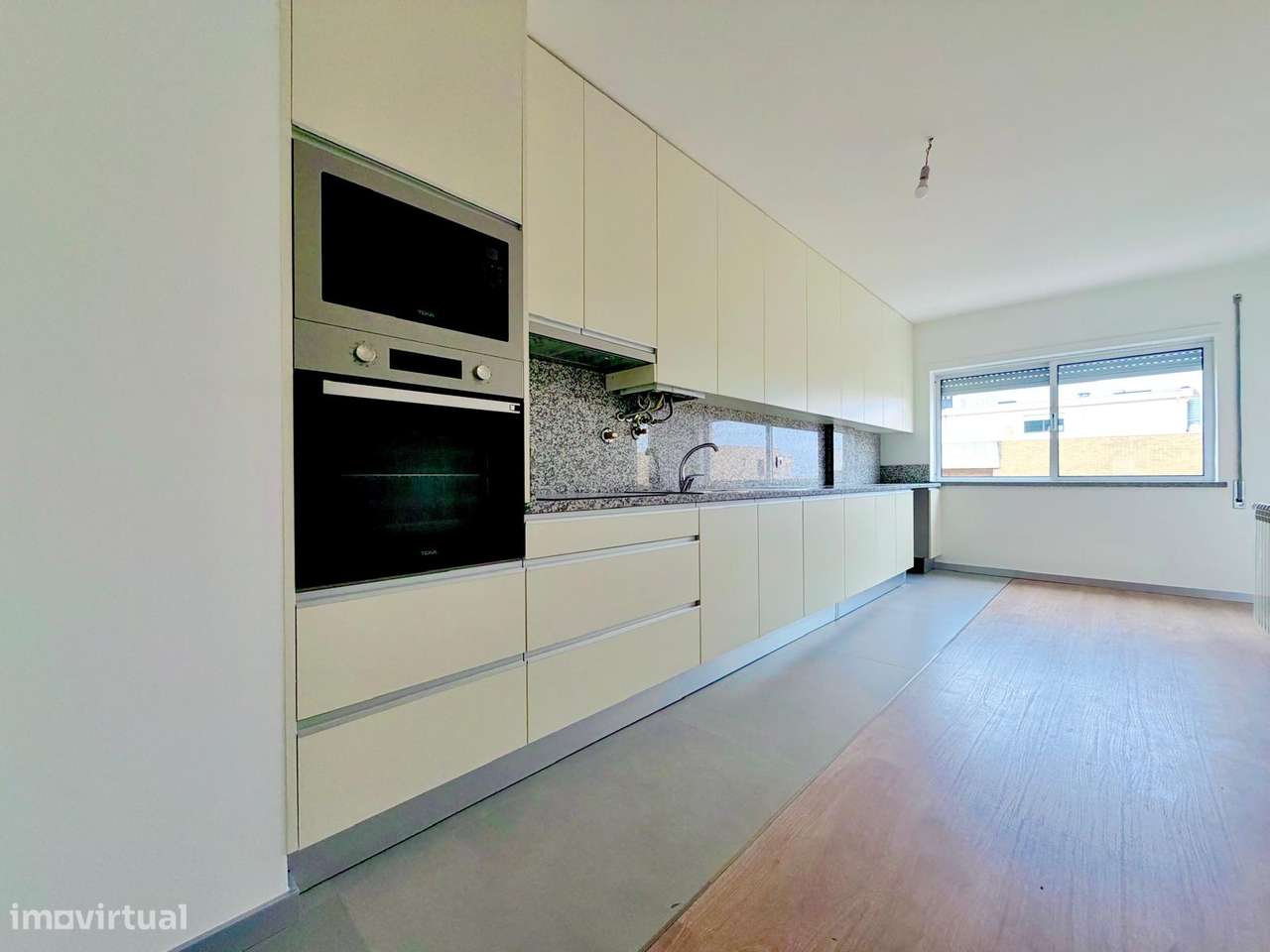 Apartamento T3 com elevador e garagem em Lamaçães-3