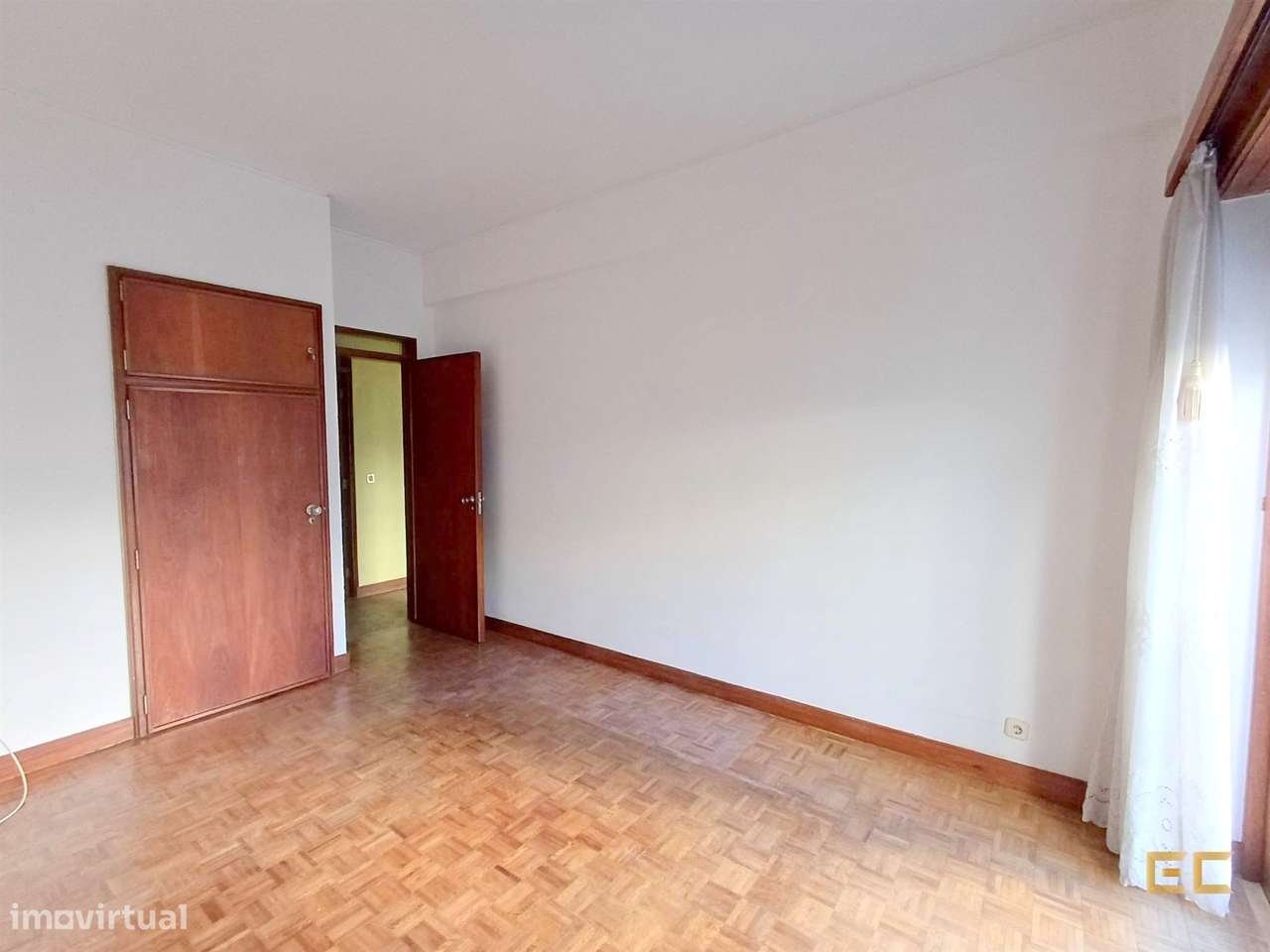 Apartamento T3 com Garagem - Abadias!-23