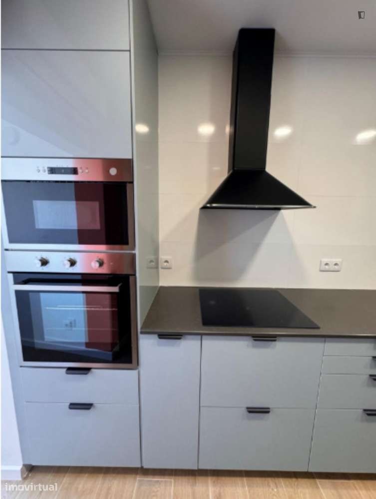 Quarto - localizado em Setubal - Grande imagem: 5/13