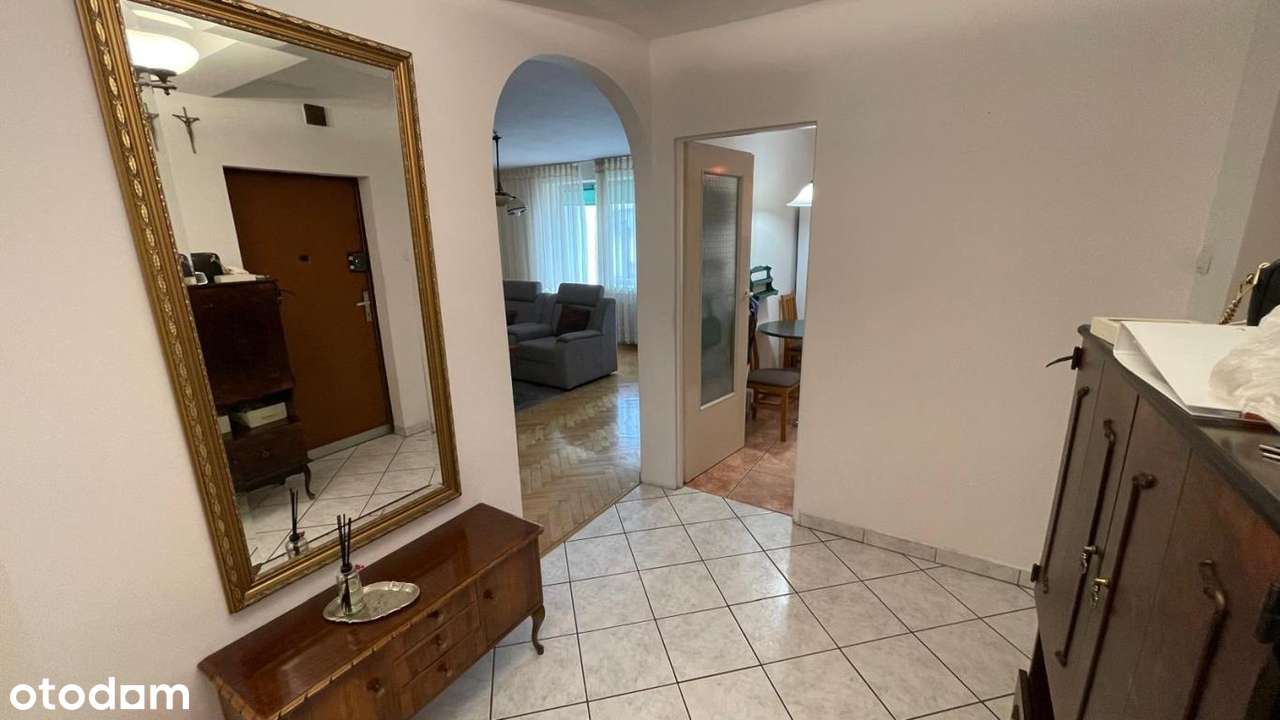 Sprzedam 4 pokojowe mieszkanie, 1 piętro, taras, garaż -os. Zatorze-13