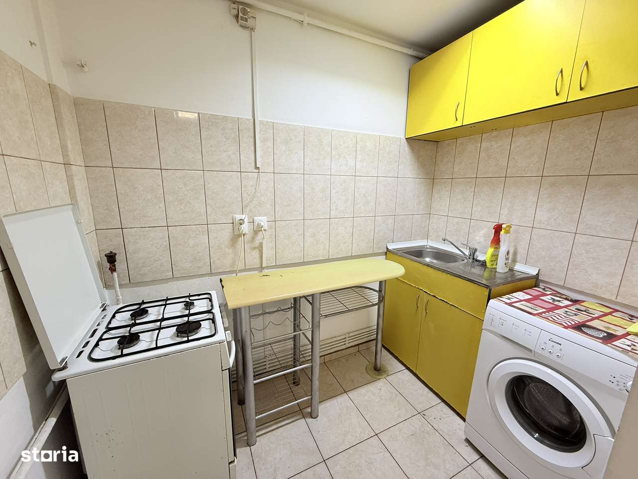 De inchiriat, pozitie excelenta, Podul de Piatra-2