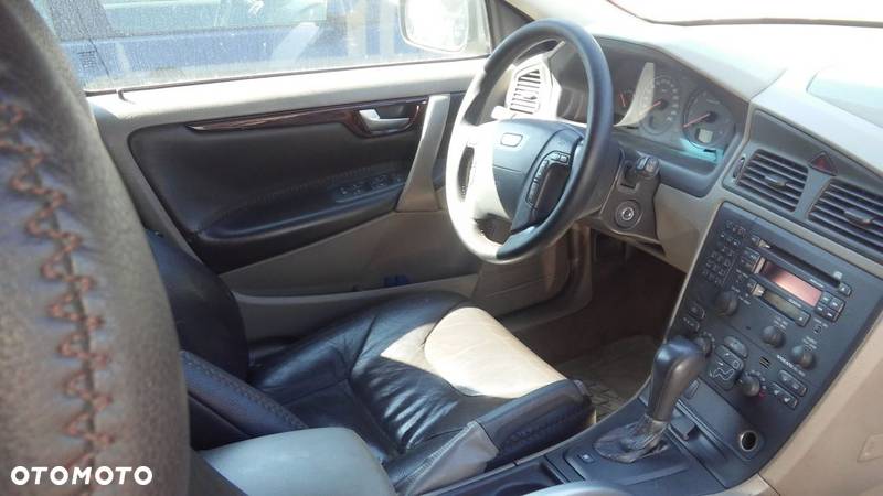 Klapa bagażnika VOLVO V70 XC AWD CROS COUNTRY 2,4 lampy... - 6