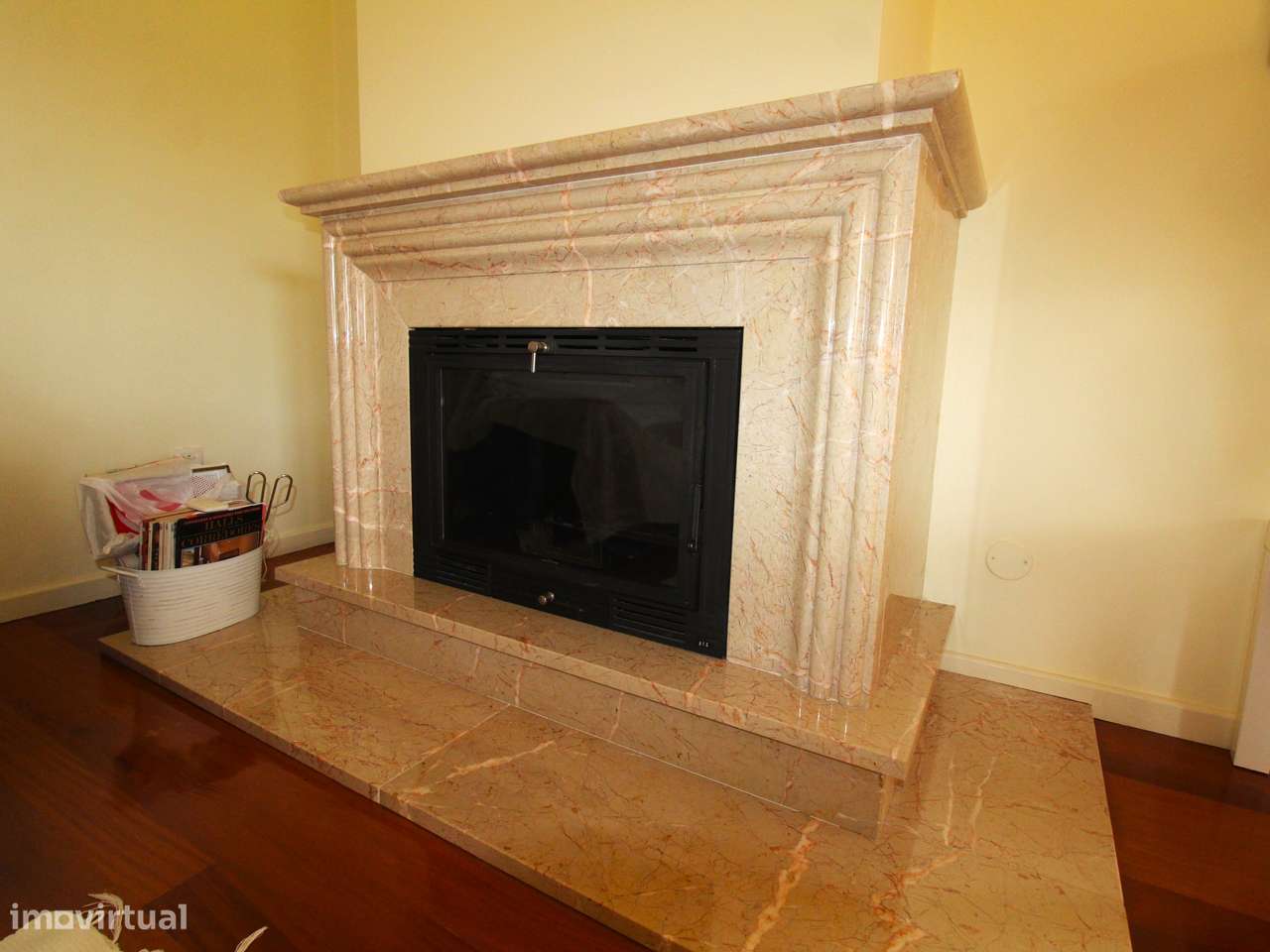 Elegante Moradia T4 Familiar-12