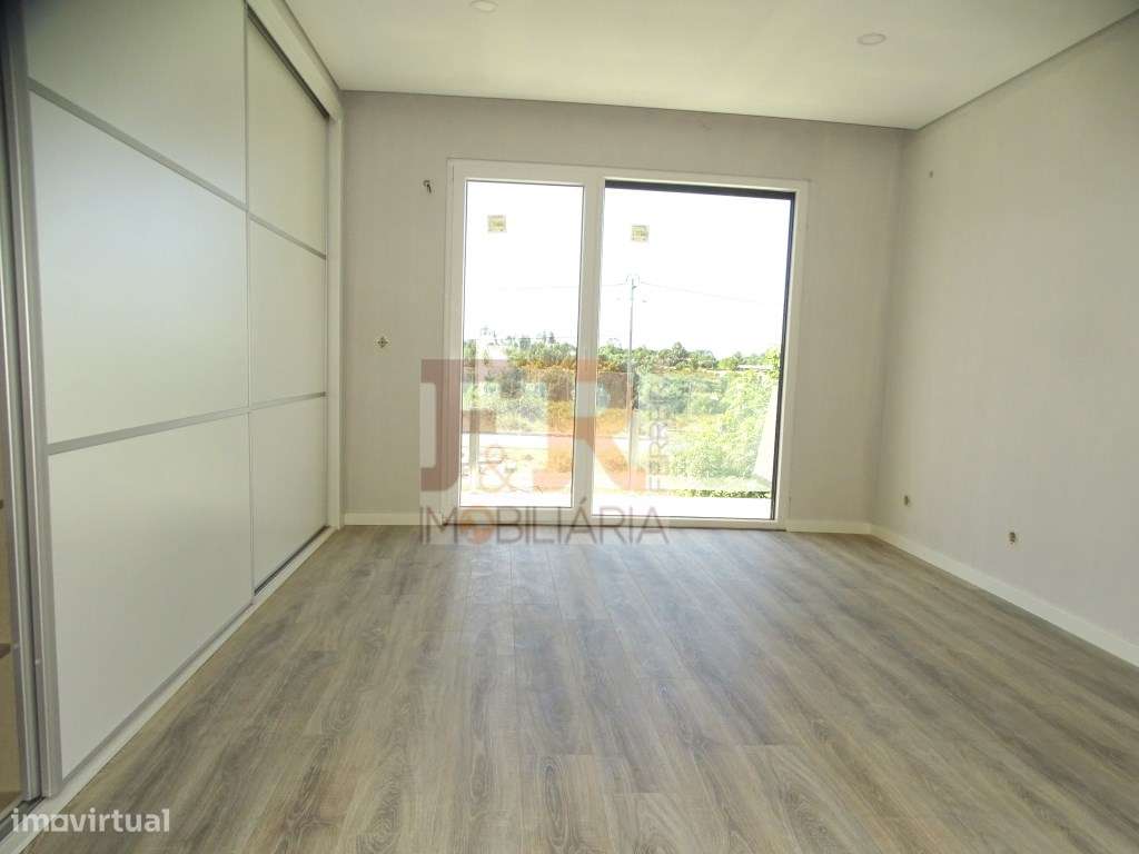 Geminada Duplex T3 com Pérgula (espaço para Piscina) Pinhal General...-21