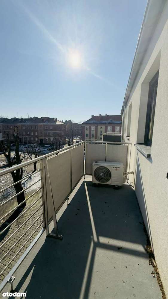 Ostatni Nowoczesny Apartament w Centrum z Panoramicznym Balkonem-11